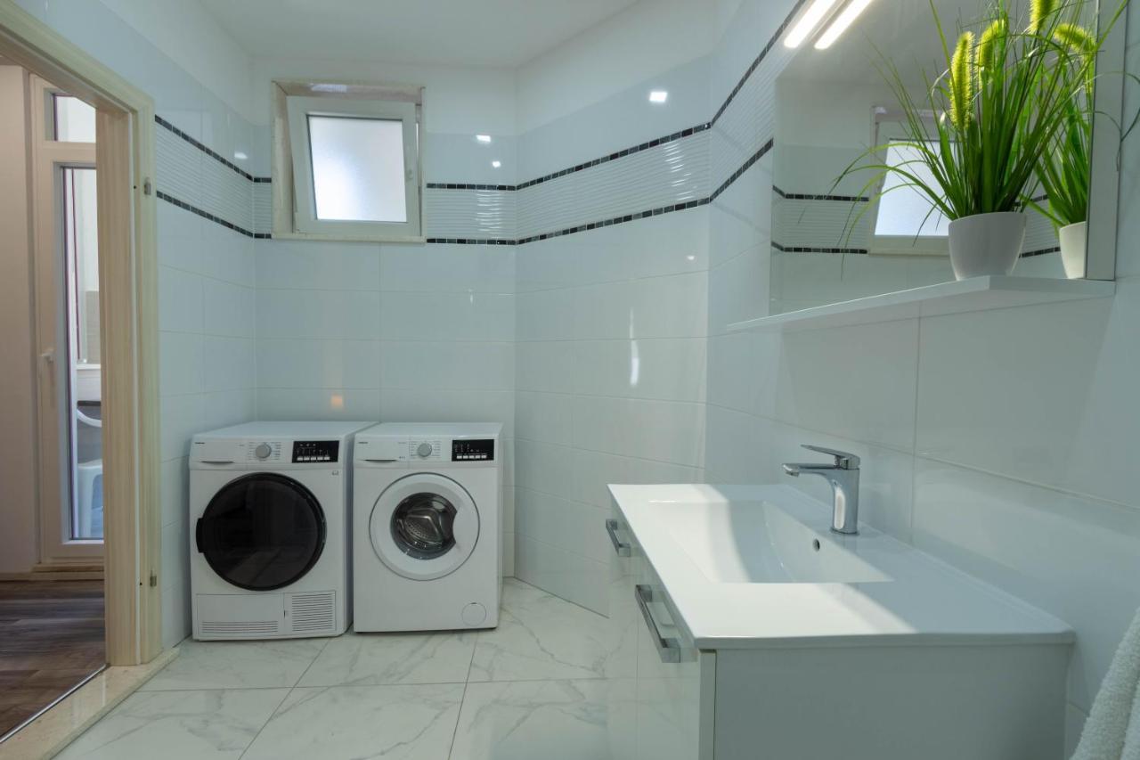 Apartman Dora Podstrana Exteriör bild